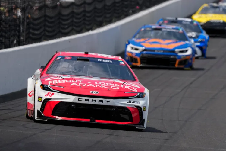 NASCAR changing stage break rules to limit laps run under caution, create more green flag racing